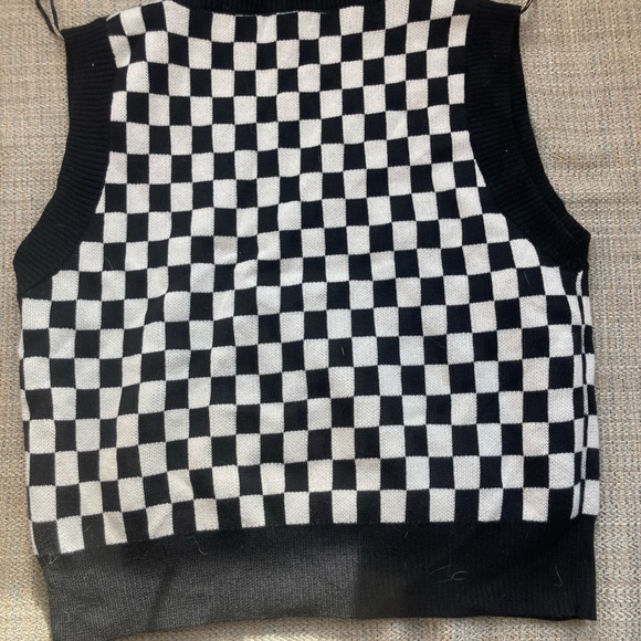Women’s checkered vest sweater - Picture 2 of 2